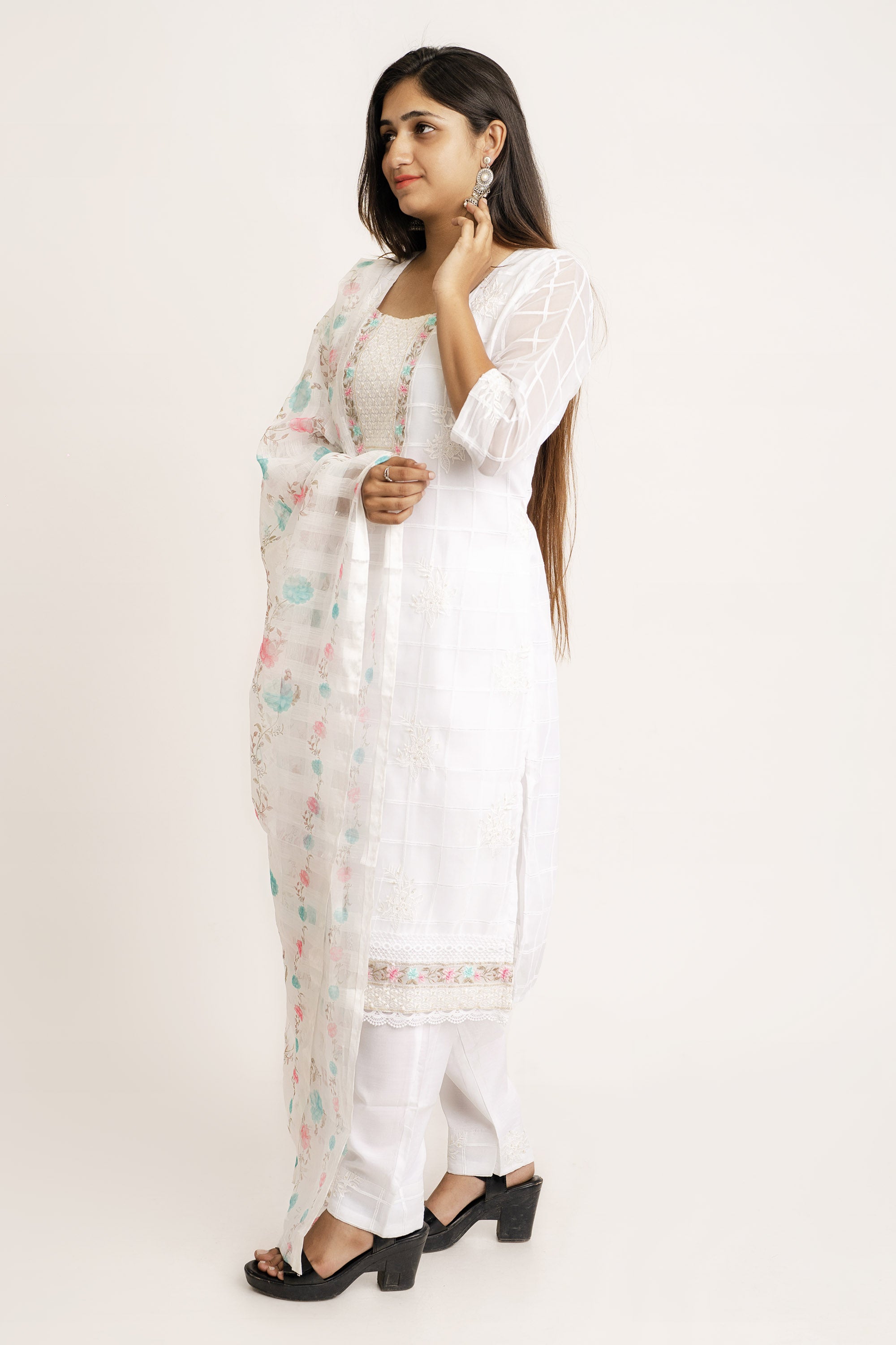 White Chiffon Silk 3/4 Sleeves Suit Set